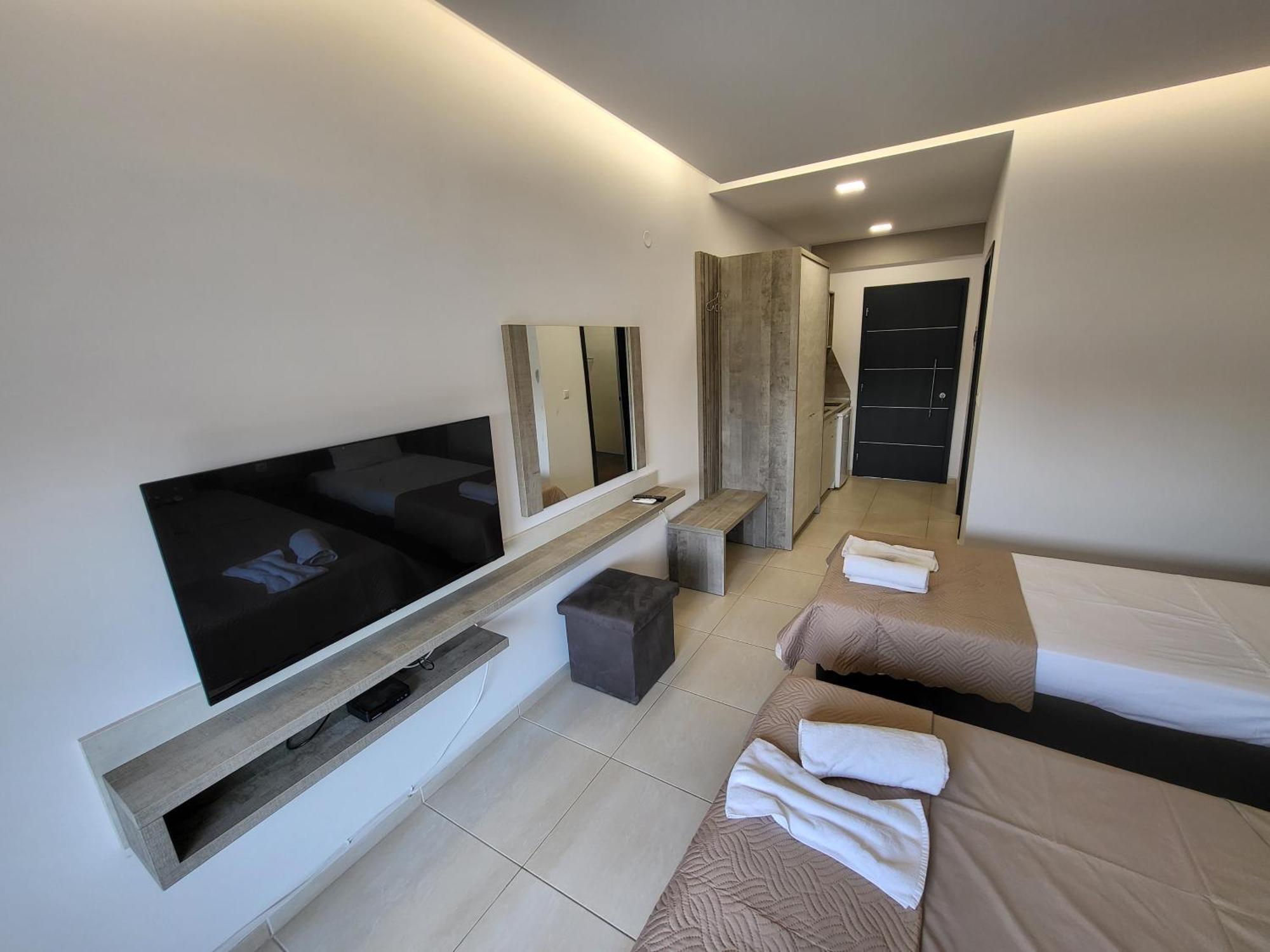 Radina Family Aparthotel Kallithea  Екстериор снимка